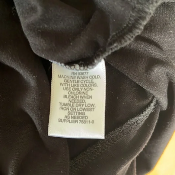 Liz Claiborne NWT Black Tunic Length Top - Picture 4 of 6